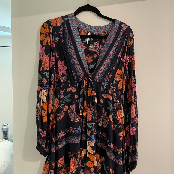 Free People floral long sleeve top- size 2 - Picture 2 of 5